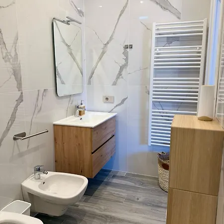 Apartment House - Center Como
